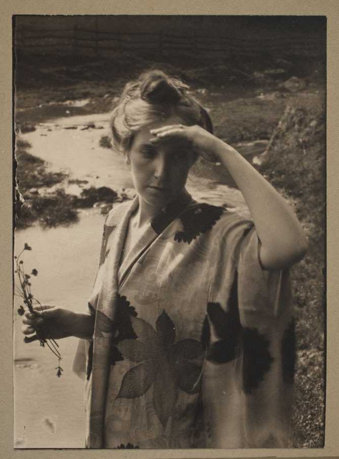 Eva Watson Schutze, 1898